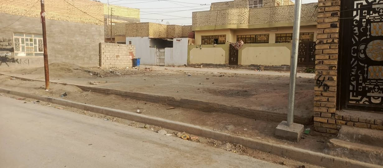 قطعه للبيع  مساحه 200 طابو زراعي
سند 25  العنوان مقابل مديريه الشرطه 
للاستفسار يرجى الاتصال بنا ***********
