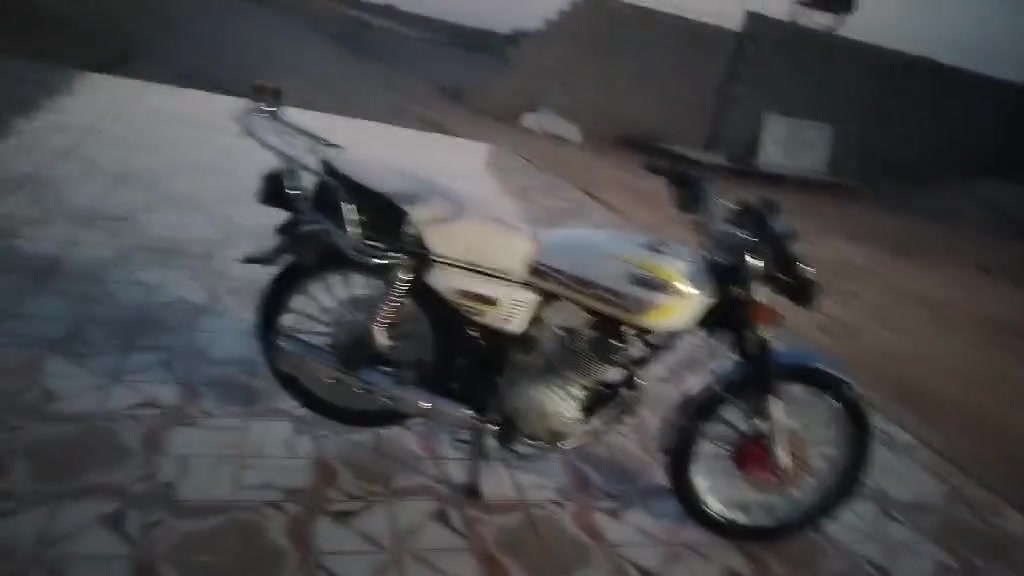 ‏📢 للبيع دراجة سونك سيفان موديل 2025 🔥
‏
‏🏍️ دراجة سونك باب أول ✨
‏✅ موديل 2025 ✨
‏✅ مكفولة كفالة عامة ✨
‏✅ حالة ممتازة جداً وما تحتاج أي مصروف ✨
‏✅ محرك قوي وأداء عالي ✨
‏✅ نظيفة جداً وجاهزة للاستخدام ✨
‏
‏📍 الموقع: ديالى – الخالص – التحويلة
‏
‏الدراجة فرصة للشراية، نظافة وكفالة وراحة بال، مناسبة للاستخدام اليومي . ✨
‏
‏📞 للاستفسار والمراسلة على الواتساب.
‏📞 (***********) ✨
‏
‏🔥 لا تعوض.. والبيع للشراي فقط 🔥
