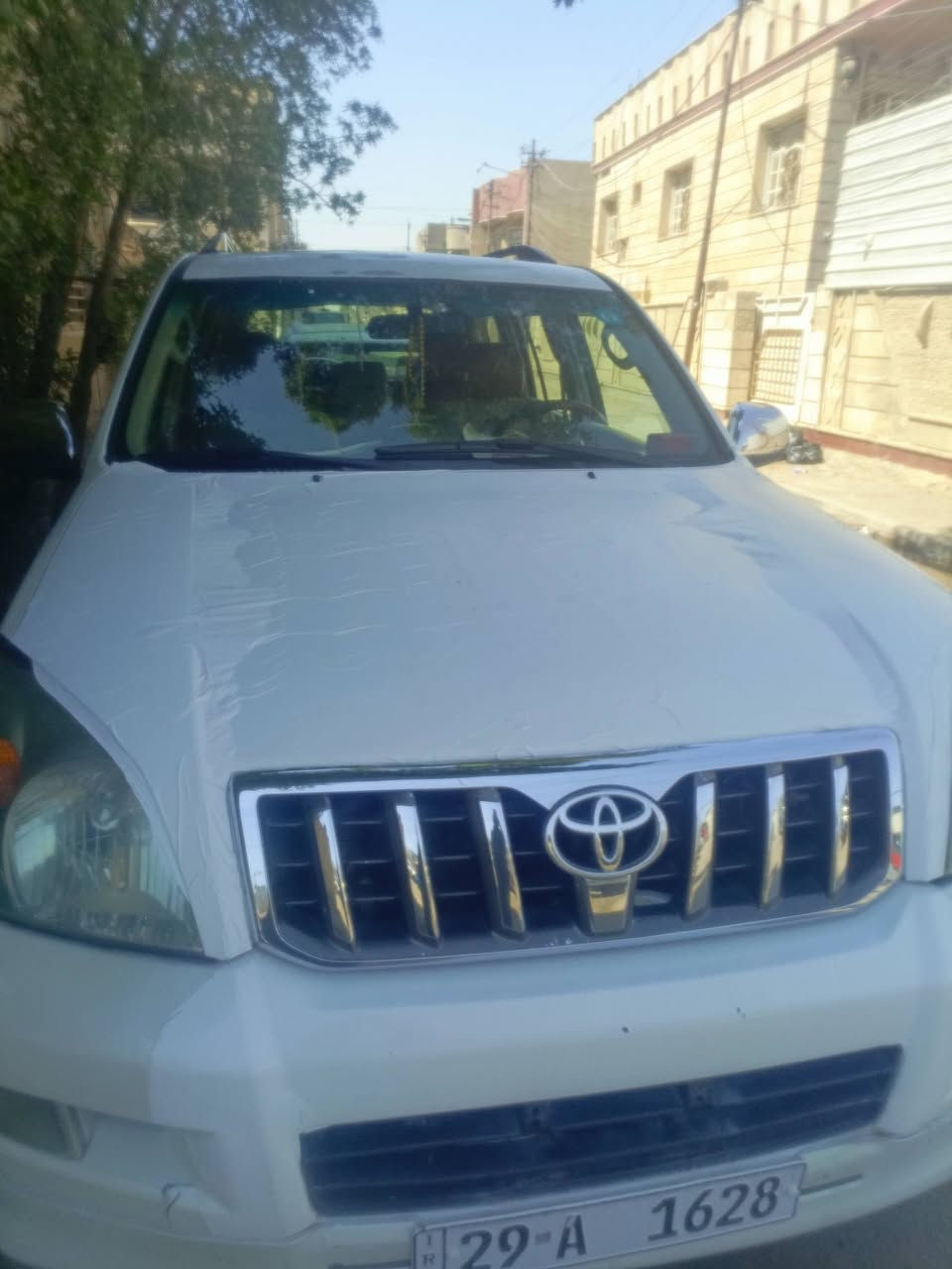 السلام عليكم
برادو موديل2008 كويتي اصلي 
 6اسلندر
كفاله عامه لاصبغ ولا بارد 
فول مواصفات فتحه سلايت رووف 
السياره جديده وجاهزه من كير ومحرك وحداديه وتبريد جاهزه 
رقم واسط تحويل بغداد 
السعر145وبيه مجال 
مكان السياره بغداد
رقم الهاتف ***********
