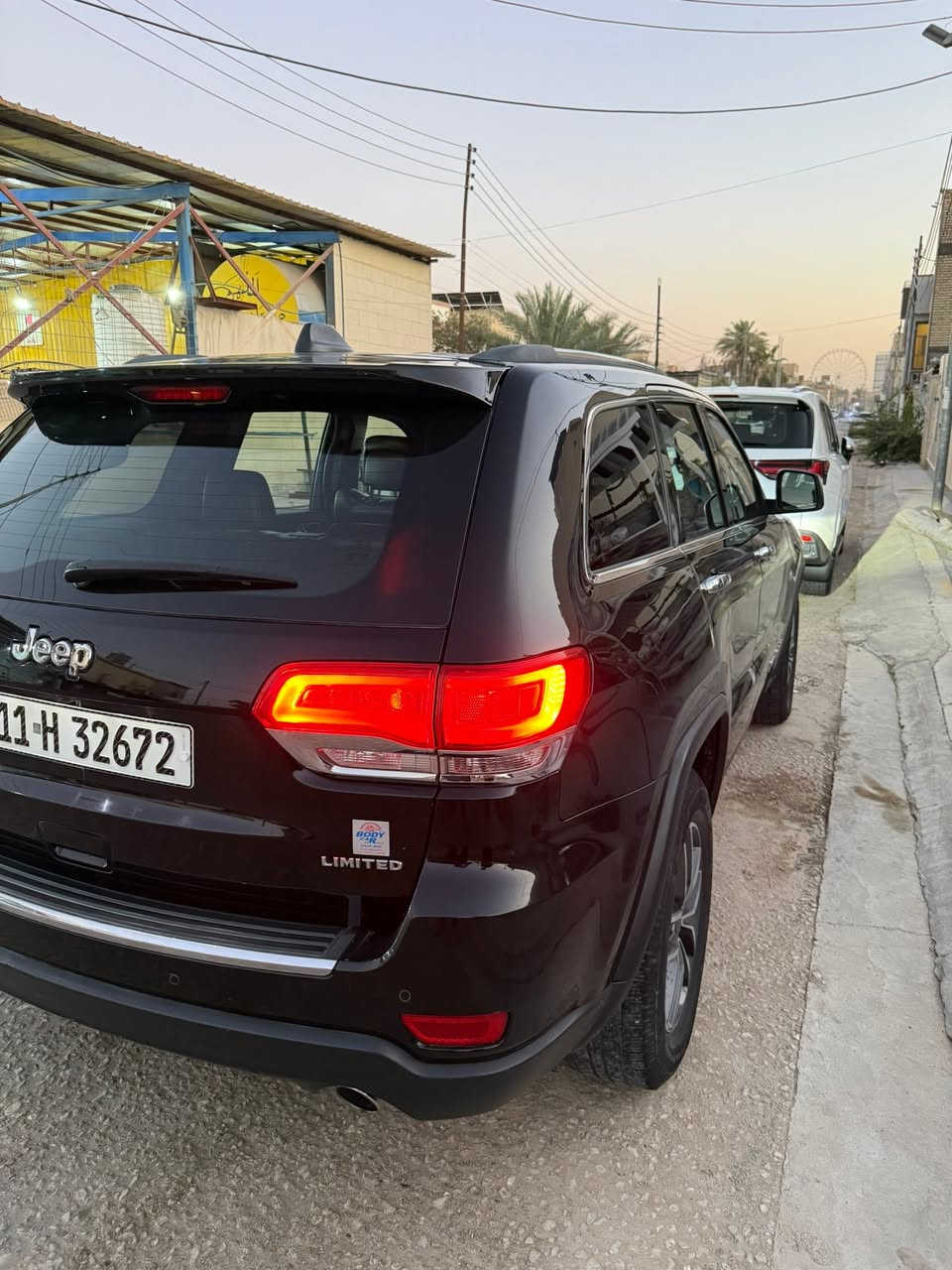 جيب موديل ١٩ ماشيه ٨١ وارد امريكي موصفات فول لمتدد 2ويل 
سياره تجي تكلبه وتقتنع وتفحص سعره ١٨٥ورقه سياره رقم بغداد بأسمي تحويل مباشرر ولكم جزيل شكررر  التصال ***********
 سونار مرفوق بصور ***********

