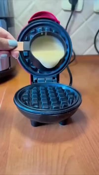 ماكينة وافل صغيرة • 350 واط • سطح مانع الالتصاق