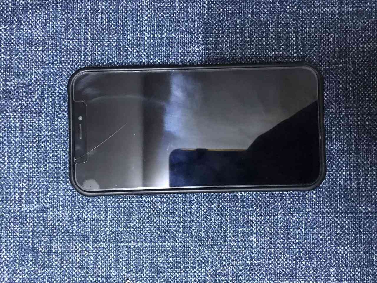 🔴سلام عليكم 
اكس عادي للبيع مبدل بطاريه وشاشه نوعيات زينه مرتبه 
ذاكره 64 رايدها ب100 وبي مجال قيم سعر واخذ بل عافيه بغداد  تقاطع كهرباء ***********
