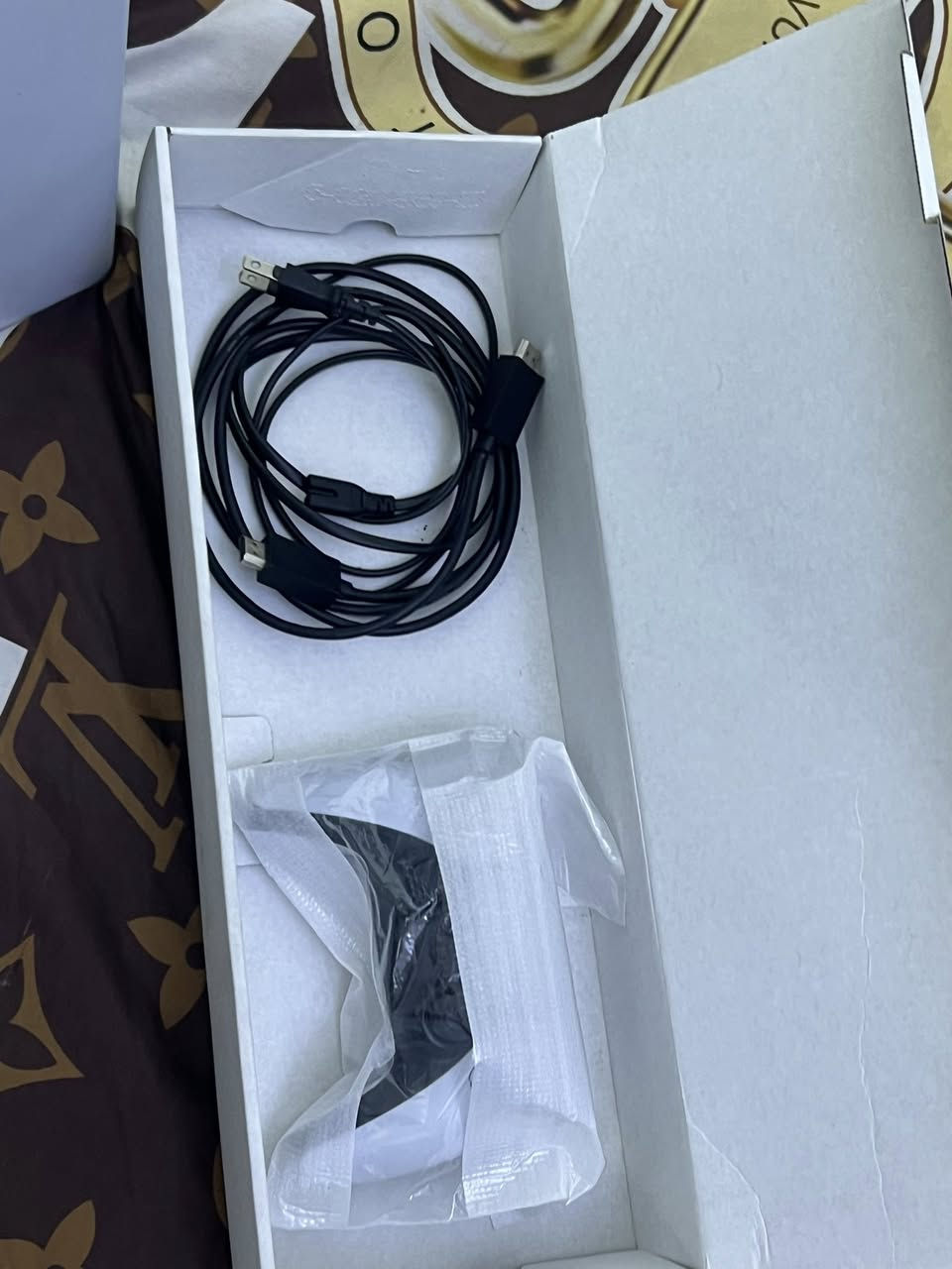 سلام عليكم بلي 5فات +فيفا 2024+ حساب متجر بيه الاستفسار خاص او رقم ***********
