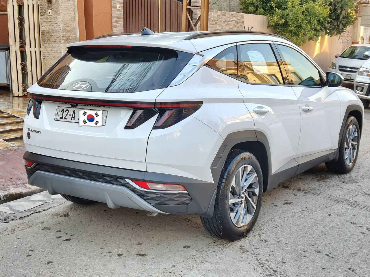 ***********
السلام عليكم توسان موديل 2024 خليجي ماشيه 7 الف 
رقم نينوى بدون صبغ ولا تعديل بارد 
السعر 220 وبيها مجال بسيط جدا
***********
