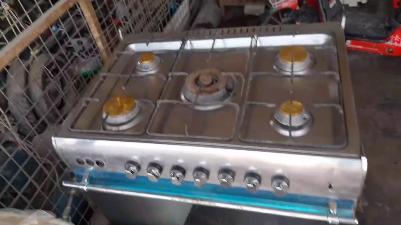 السلام عليكم طباخات و غسالات للبيع كل قطعة وسعرها هاتف وعنوان بغداد التاجي منشأة نصر ***********/***********
