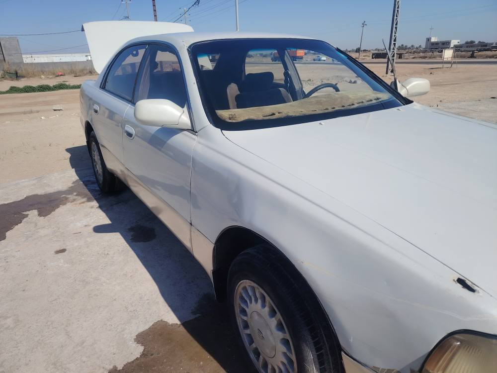 كراون تويوتا(ماجستا)موديل 1991 رقم ديالى انكليزي مكفوله من الضرر القوي والخياس كير محرك جديد 2500 بطه غرفه بلاد كشنات كهربائي تدفئه تبريد تراي وين متريد سيارة جدا سريعه مابيها نقص السعر 48$ وبيها مجال للشراي للاتصال *********** مكاني بابل الحصوة المحاويل, بابل
