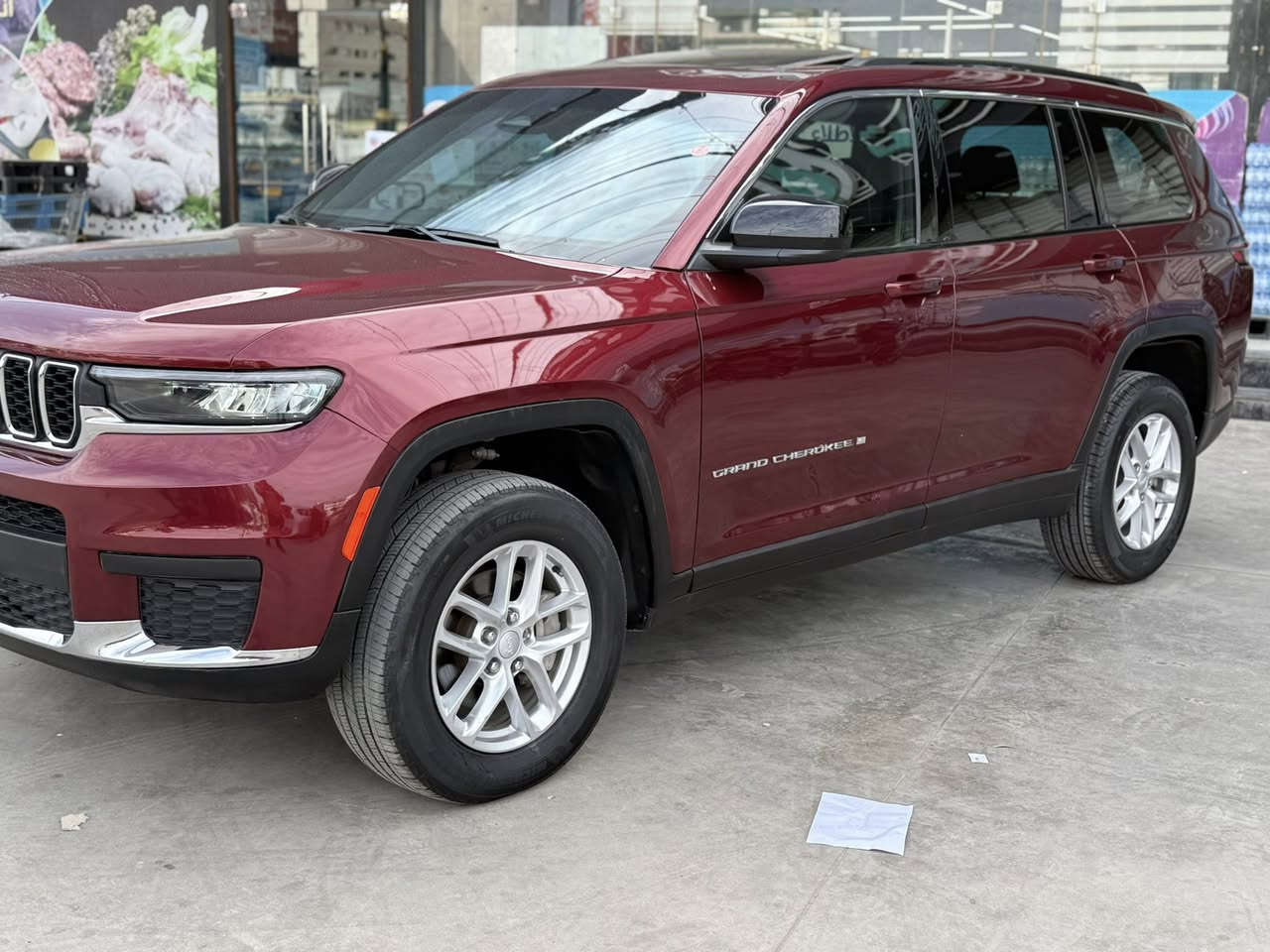 مستعجل على بيع لامرواس ولا اقساط بيع فقط جيب كراند شيروكي موديل 25 ماشيه 9 الف محرك 6 سلندر فتحه سلايت كشنات منفصل 7 راكب ***********السعر 225 ورقه
