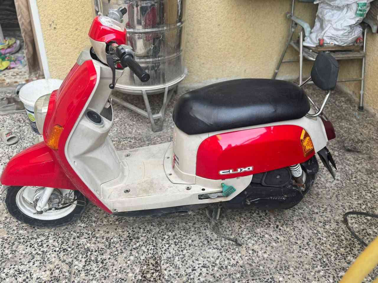 سلام عليكم دراجه بوليس كفاله عامه دراجه كلش نضيفه مستعجل عله بيعته دراجه لون مميز مامتواجد عله الفيس هاذه رقم ***********
