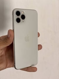 آيفون ١١ برو • ٢٥٦ • بطاريه ١٠٠