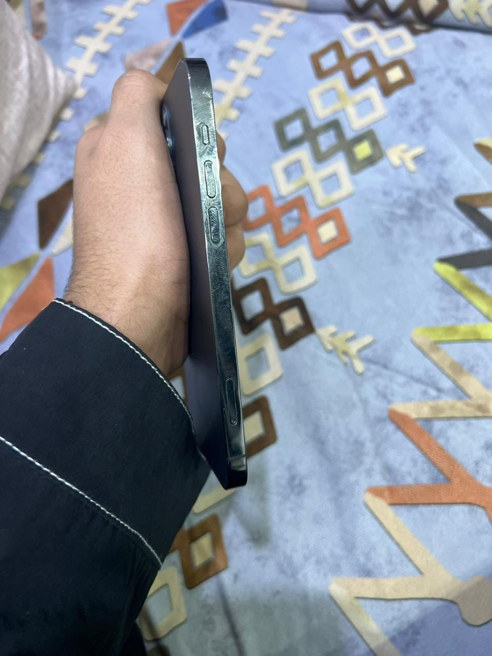 السلام عليكم 12 برو نظيف كلش مكفول حتى من الزلغ بلادي بطارية 80 ذاكرة 256 رايد مراوس بـ 14 برو او او عادي او 15 بي شاشة او بطارية او ظهر *********** هذا رقمي
