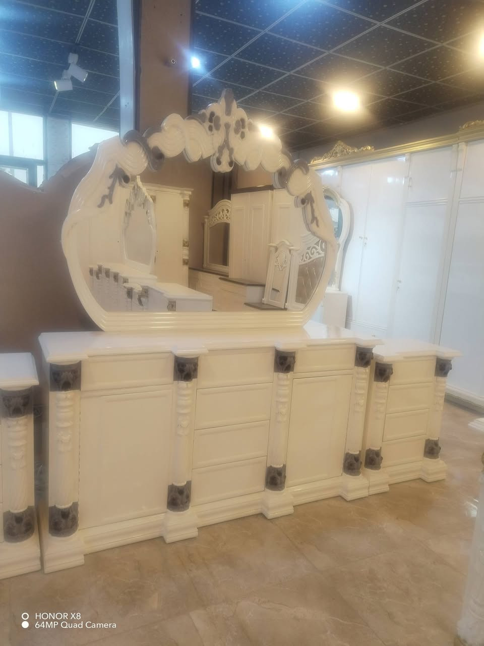 غرفة سته أبواب طابق ونص اوفايت صبغ حراري عمل درجة أولى توصيل مجاني جميع محافظات العراق العنوان النجف مدخل الحيرة ***********
