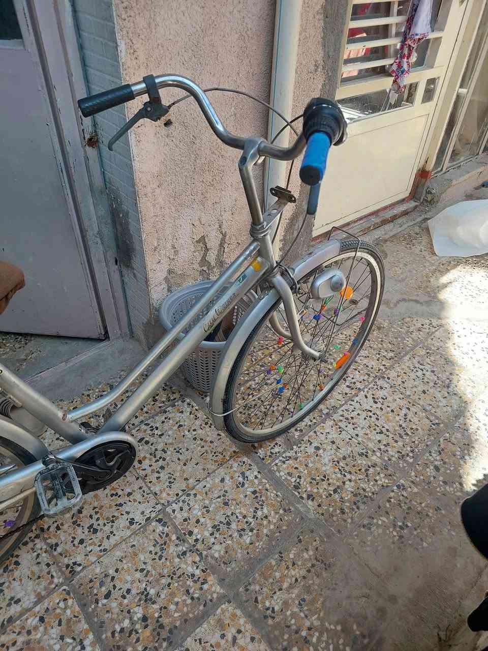 بايسكل للبيع باله حجم ٢٧ نضيف ياباني السعر ٧٥ مكاني بغداد ***********
