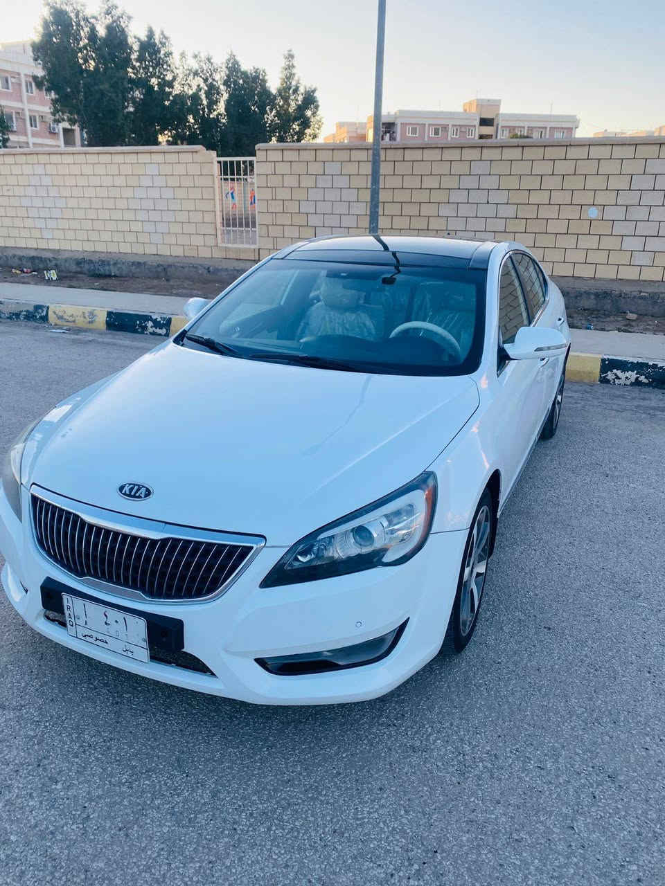 سلام عليكم للبيع كيا كادنزه موديل ٢٠١٢ خليجي فول مواصفات رقم بابل مميز سيارة جاهزه من كلشي بيها صبغ بنيد فقط ودور الجاملخ الخلفي السعر ١١٥ وبيها مجال قليل اتصال ***********
