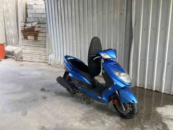 السلام عليكم دراجه سكنس فحل نوزل دراجه نضيفه وشرط عل فحص تجي وجيب وياك عشر فيتريه وتفحص امنزلها من الرمبه قبل شهر تقريبن دراجه نضيفه امانت الله مكاني بغداد 
رقم تلفوني *********** يوجد واتساب
