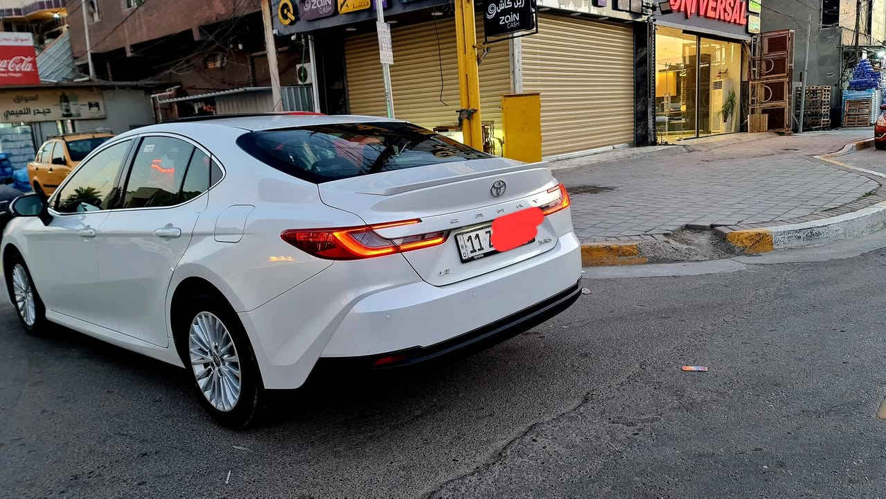 السلام عليكم. 
كامري خليجي ساز 2025
السياره اجت وجبه حالوب خفيف ومبين 
السياره ماشيه 4000 اخت الزيرو
مواصفاتهه LE
بصمه فتحه سلايد جام بلارايز و اربعه اوتو مري شفط وأشار بل مري
حساس أمامي خلفي 
تبريد أمامي خلفي 
شاشه
شحن واير ليس
خمسه ويل كب
كشناتهه مغلفه جلد
السياره جديده وماعيزهه شي 
ظمان شركه ساز 
بيهه 8 تبديلات دهن للاربعين الف
السياره بإسمي تحويل ثاني يوم رقم بغداد 
السعر 264$ 
***********.احمد.   مكانهه البنوك
