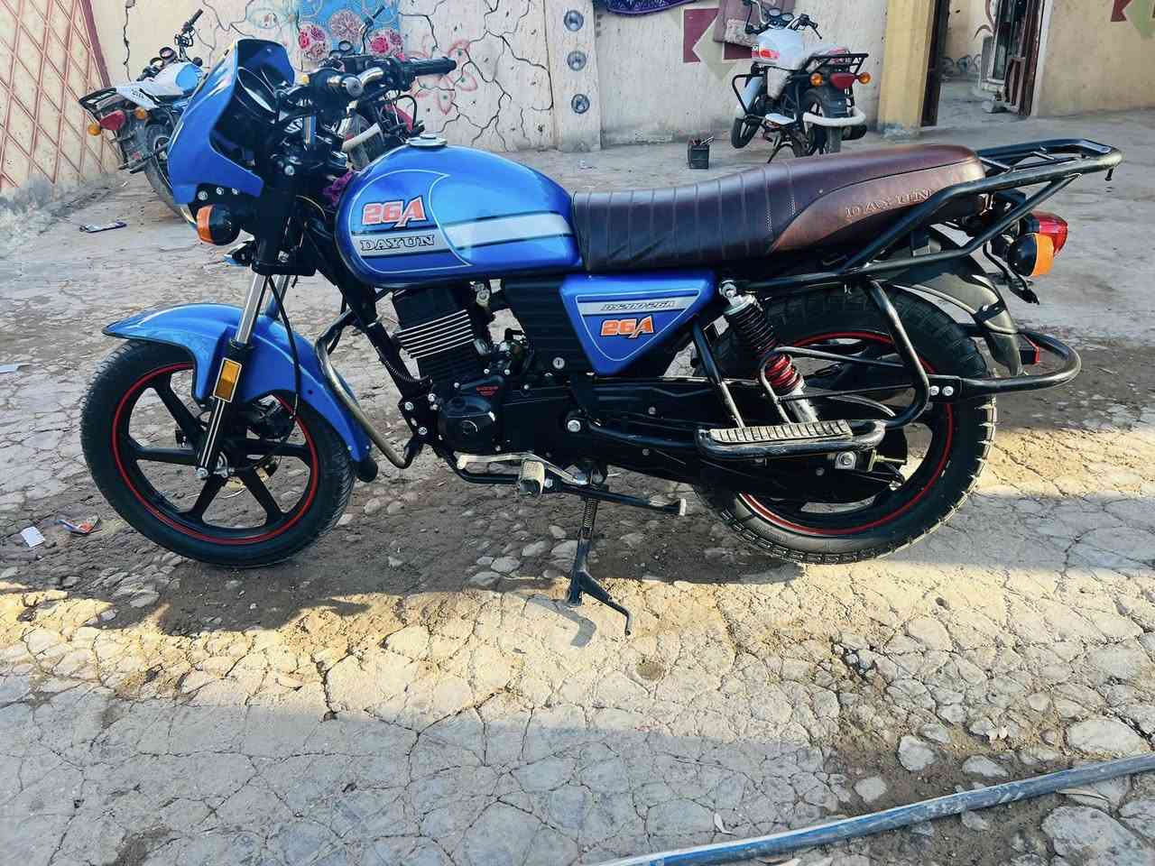 سلام عليكم دراجة دايوان للبيع موديل 23 طالعة بل ٢٥اخت الزيرو. أوراق. كامله. دراجة مكفولة كفالة عامة كهربائيات  كلهة شغالة  أي نقص مابيهةً محرك. 200 كتابة حمرة. سويج. سجينة. شرط احلا من الصورة. السعرمليون. 500وبيهة. مجال  الرقم ***********
