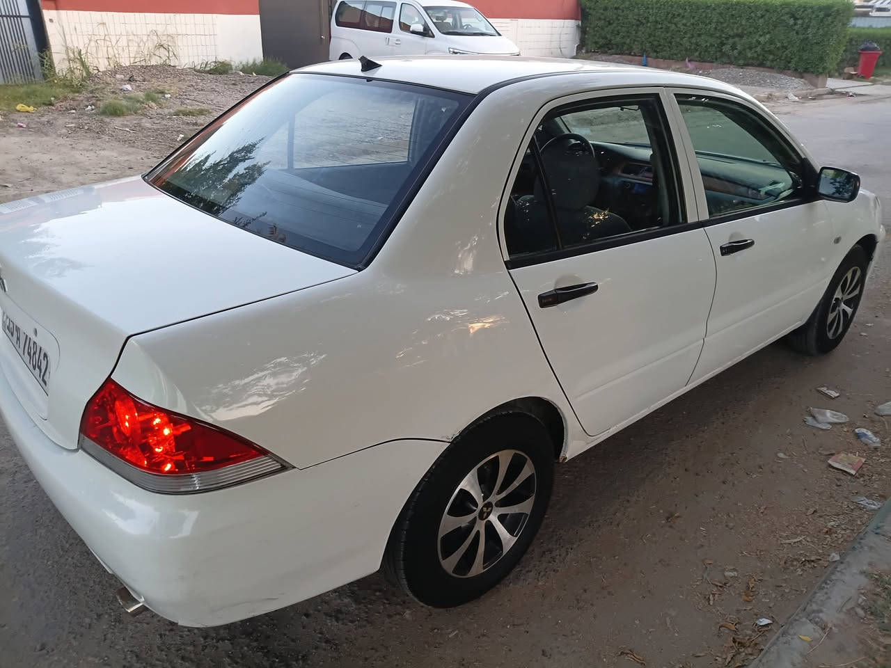 السلام عليكم ... للبيع متسيوبيسي لانسر الشركه العامه موديل 2009 محرك 1600 السياره مكفوله كفاله عامه عندي سونار بيها على وضعيه الشركه ارضيه دوشمه جلد الداخل والخارج على وضعيه الشركه السياره باسمي الرقم الدولي الجديد رقم انبار تحويل باي دائرة بالمرور اني محولها بالغزاليه *********** مكان السيارة بغداد العامريه السعر 83 $ والبعافيه الياخذها وتحياتي للجميع

