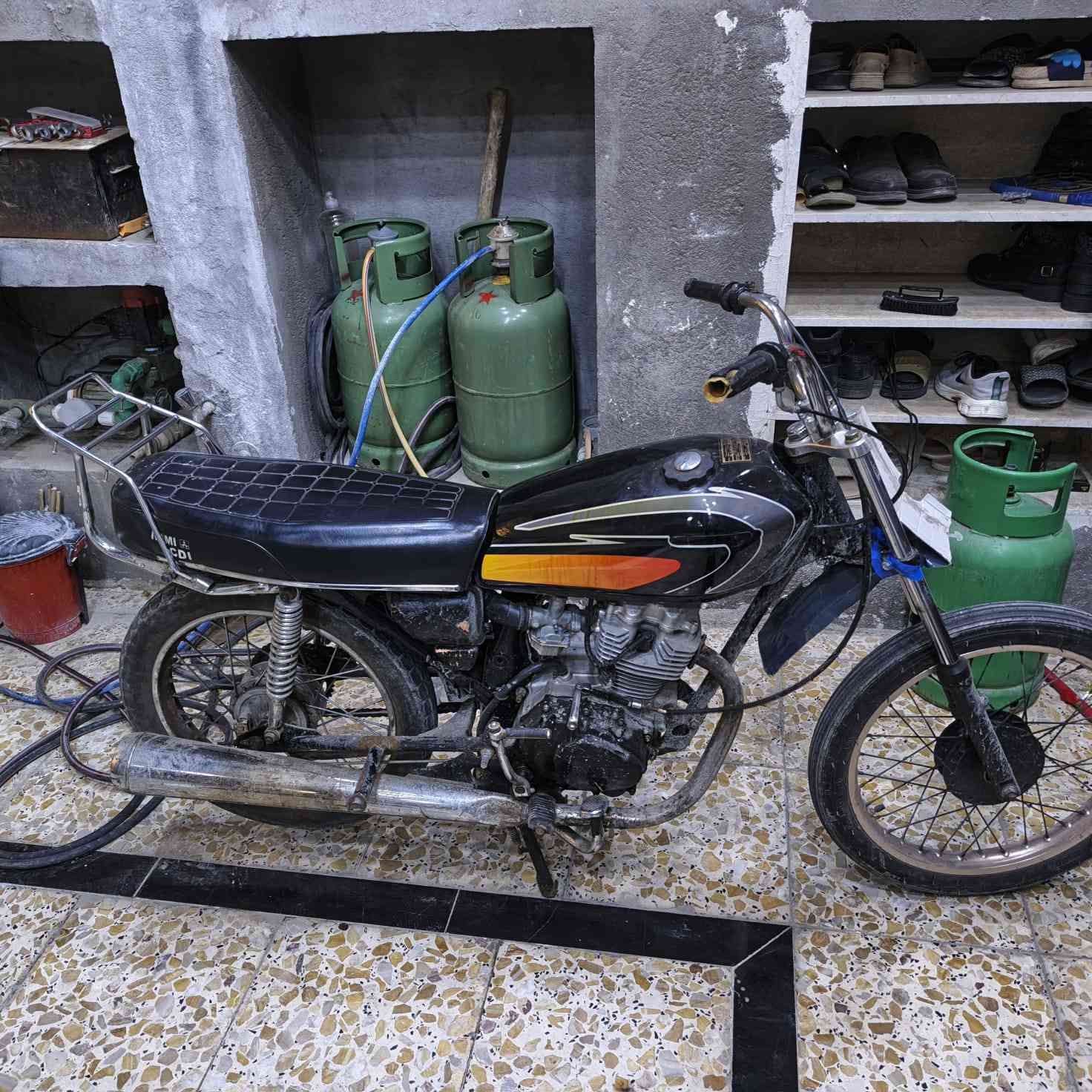 سلام عليكم دراجه البيع ادوات عنوان بصره ابو الخصيب بهادريه ***********سعر350وبيه مجال
