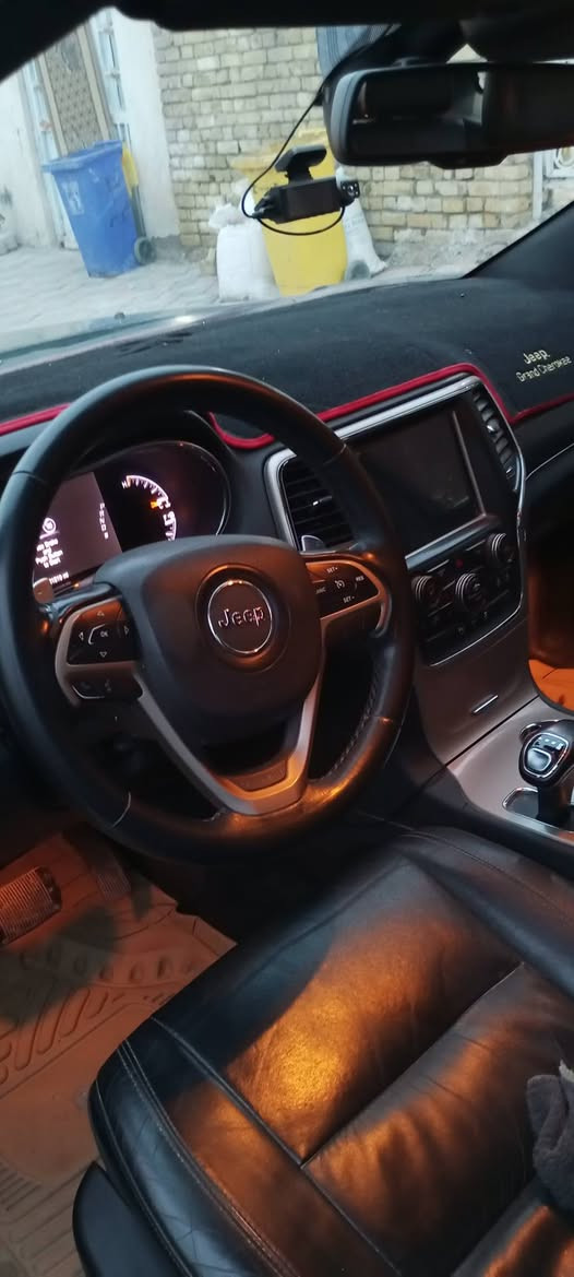 سلام عليكم جيب وارد امريكي ٢٠١٥ لمتد ماشيه ١٢١ الف ميل صور سونار موجود بل كوت اتصل على الرقم ‏‪***********‬‏ مكلف بل نشر السعر 175ورقه وبيه مجال
