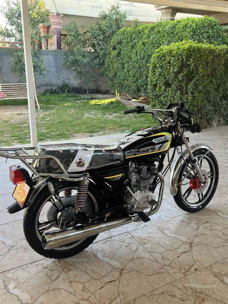 للبيع دراجه سيفان موديل 23كهربايات كلهن يشتغلان وراق موجوده مابيهة نقص عده باتري مره يدير مره لا و ستاند وسط فقط سعر ٥٠٠بيهةً مجال مكاني شهربان ***********
