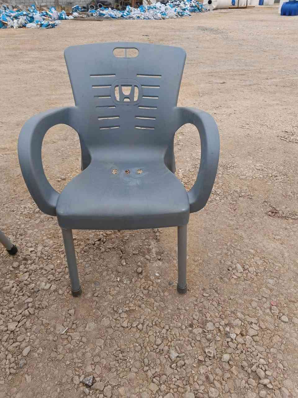 كرسي هونداي وكرسي ملكي سوري اصلي للبيع موجود كميه للاستفسار الاتصال على الرقم ***********
