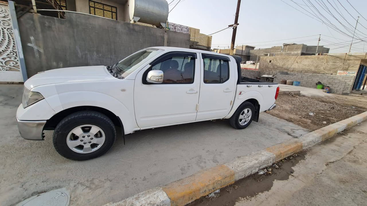 السلام عليكم نيفارا موديل 2009. رقم سليمانيه. كير عادي سبع نمر السياره بلاديه بس بيهه بارد الباب الخلفي مفتوح بس بلادي محرك بلادي مجفت ستندر منضومه غاز 60 لتر  ب مكان سبير  السياره لاتنقيص ولاتبخير تدفئة كهربائيات كلها شغاله تبريد ثلج ارضيه جلد احمر السياره بيهه سونار تايرات جدد السياره ناعمه خير من الله السعر 110وبيها مجال قليل العنوان بغداد ***********
