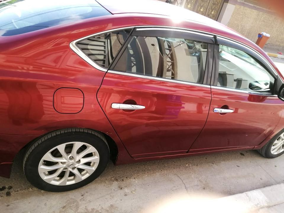 السلام عليكم 
نيسان سنترا ٢٠١٨
فئة SV
ماشية ١٨٧
حادثها  تبديل بابين (الجهة اليمين)
السيارة كلش نظيفة
حجم المحرك ١٨٠٠
محرك  ٤ سلندر 
گير cvt 
سيارة اقتصادية وابد مو متعبة وباقي التفاصيل موضحة بالصور تحويل مباشر ثاني يوم  
 للاستفسار واتساب: 
***********
