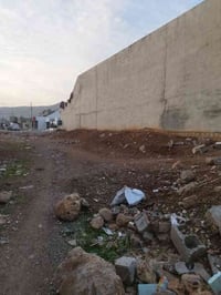 سلاو ريز بؤ گشت لايه ك ئازيزان زه ويه كى 200م روو قبيله  35م له جاده ى...