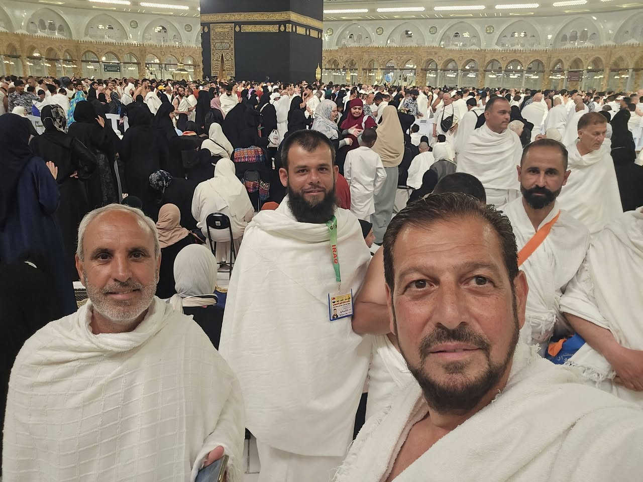 الحمدلله رب العالمين أكملت قافلتي عمرة أواخر شهر رمضان المبارك بكل يسر في أجواء جميلة وأيمانية رغم توقف الطواف لعدة مرات وجميع معتمرينا بخير وصحة وسلامة وأسأل الله أن يتقبل منهم عمرتهم ويرزقهم العوده مرات بعد كرات 

أخوكم خادم ضيوف الرحمن وصديق المعتمرين الحاج صلاح الدين التميمي 
للمعلومات الاتصال على الماسنجر او الوتساب أو الرقم 
    ***********
