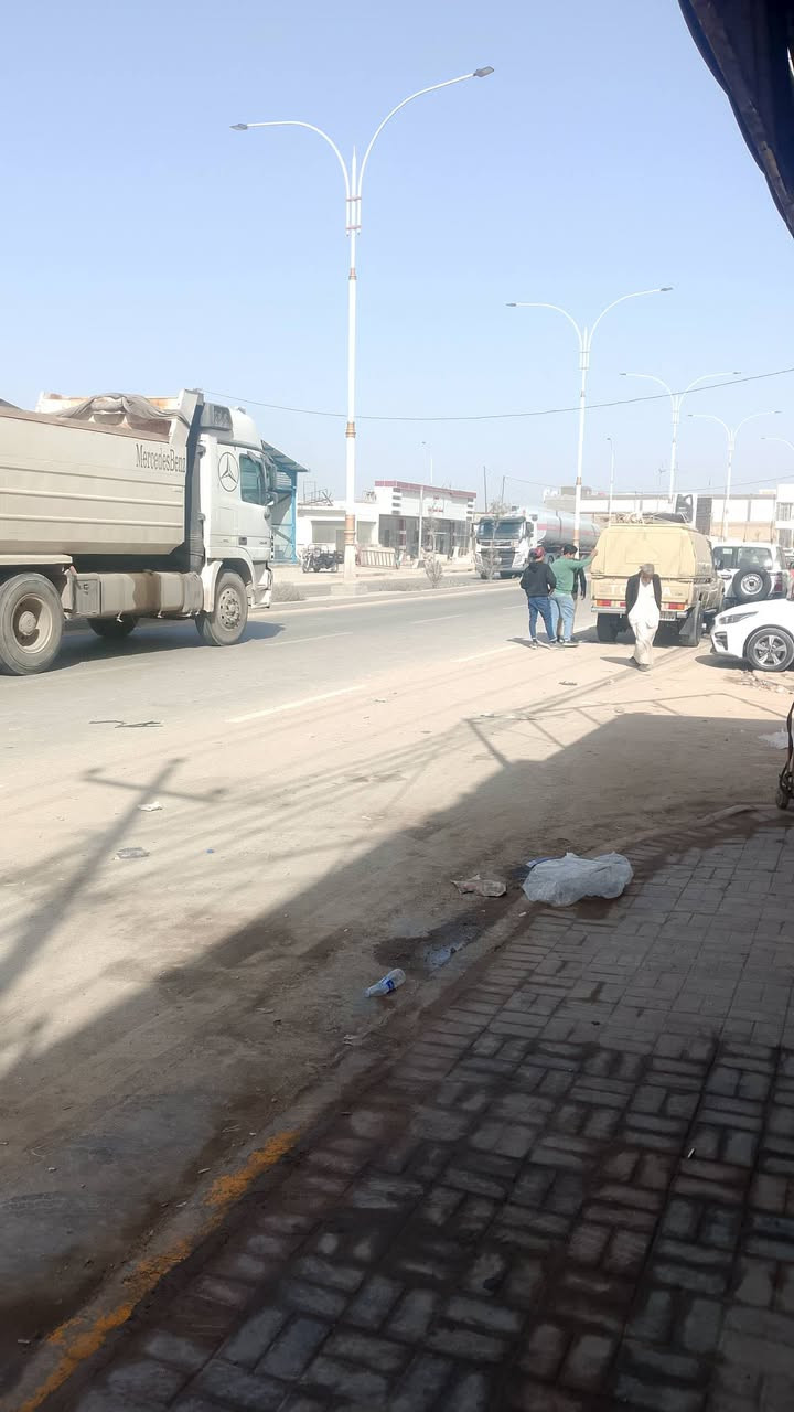 الله هم صلى عل محمد وال محمد 

محل للايجار  كلش مناسب موقع سايدين حي الاعلام قرب شارع سراميك .... طول المحل 6 متر 
عرض.. 4متر 

..‏‪***********‬‏ رقم للتواصل استفسار صاحب المحل
