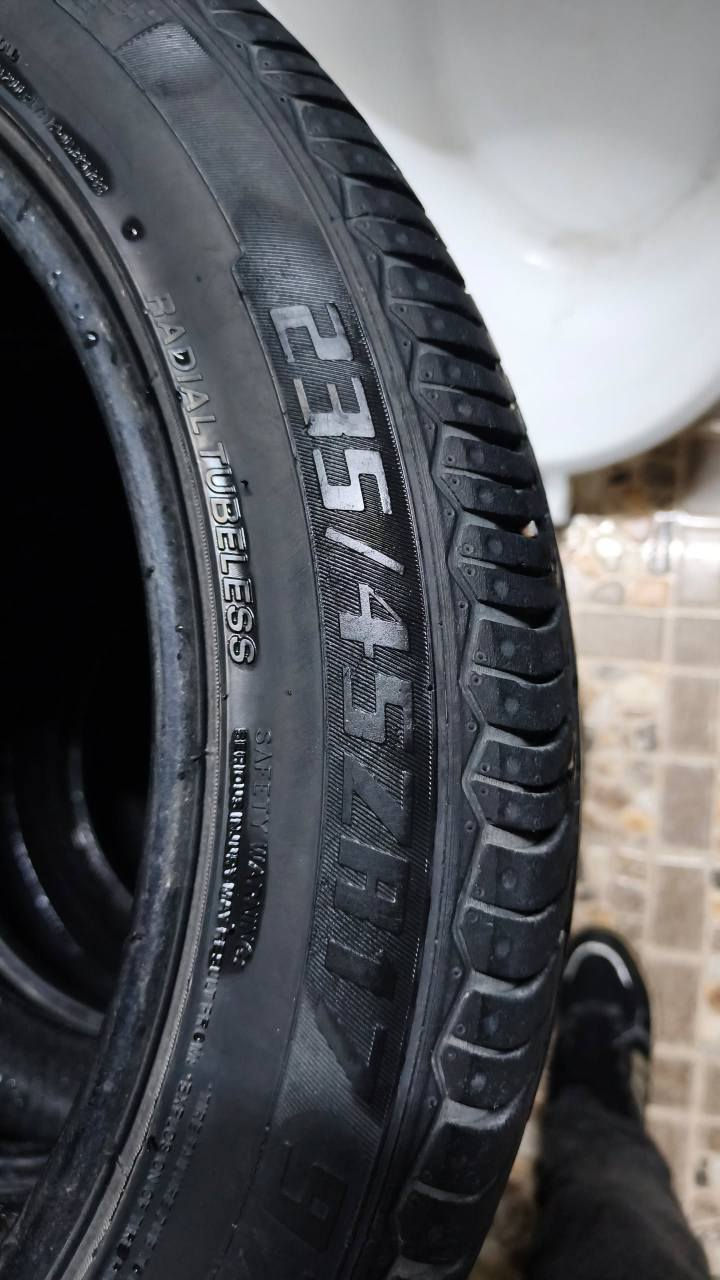 جوار تەیەی 17 قیاس 235/45/17 تەیەکان زۆر خاوینە سەتا90خاوینە ژمارە *********** فەیبەر وەتسئاپ لەهەولیرم أربيل, العراق
