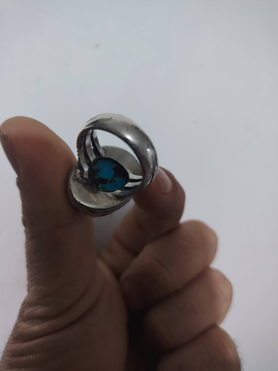 السلام عليكم خاتم وزن ٢٠ غرام ب٧٥ الشعب ***********
