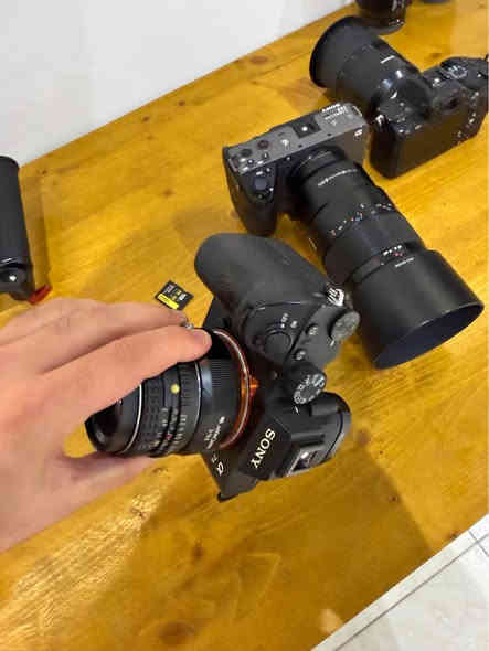 A7 iii 

نضيفة بدون عيوب 
فقط بدي 
بطارية 
ستراب 
شتر ٢٤ك 
0751 3600 767
0774 8888 978 أربيل
