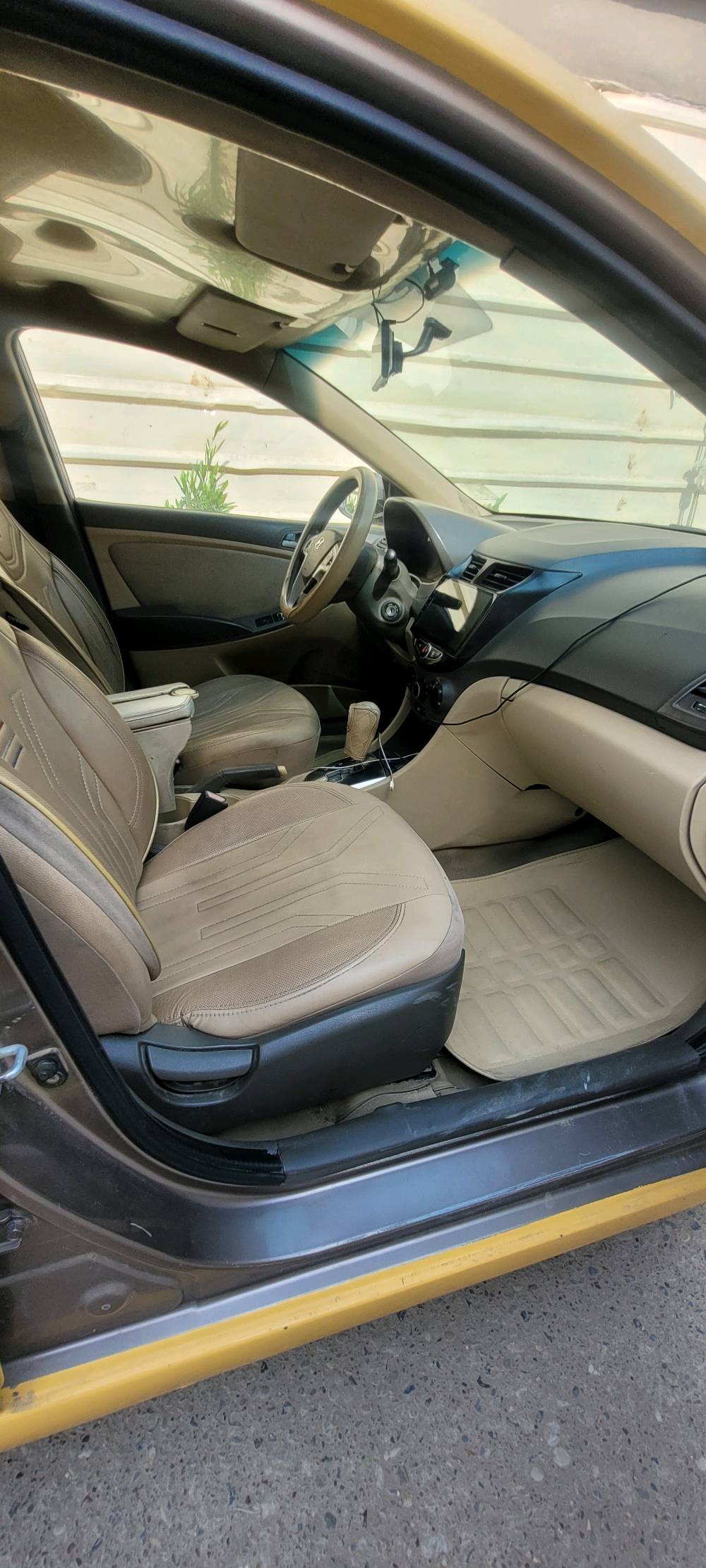 اكسنت موديل ١٣ خليجي
مكينه ١٦٠٠ دوش المرغوب
مكينه بدايه تبخير
كير مكفول صدر امامي خلفي جديد السياره مدوشمه ارضيه وكشنات وسقف وصندوق مرايه داخليه تسجيل الشارع الامامي والخلفي وداخل السيارة يعني تسجيل ٣ كاميرات 
تخم تاير نظيف 
باتري وسلف جديد منظمة بانزين جديده سياره كلش حلوه 
بأسمي رقم بغداد الدولي مصفرة هيئة وغرامات 
السعر ٧٥ $
مكاني بغداد الامين منطقة سكينه خلف بانزين خانه الجبهة 
رقمي ***********
اعتذر عن المراوس والخاص والاجابه بالتعليقات
