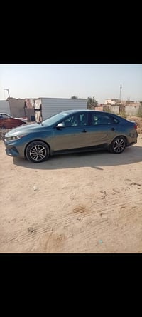 فورتي 24معوقين مكينة 2000. ماشي 43   سعر. 143. مكان البصرة 07804167122