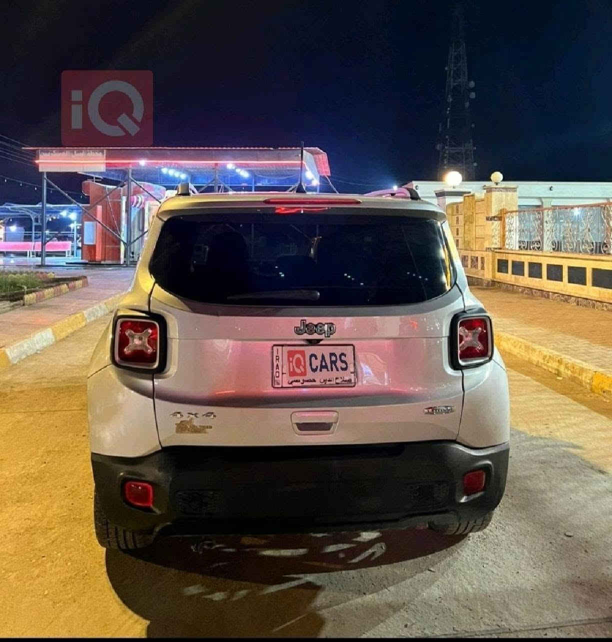 جيب رينيجيد 4x4(فور ويل)
موديل 2020السيارة ضربتها 
خلفية بدون دواخل گیر 
ومكينة مكفولات السيارة 
نظيفة حيل وممشاها قلیل 
للبيع او مراوس حسب النظافة
للأستفسار اكثر وتفاصيل على الرقم
***********
