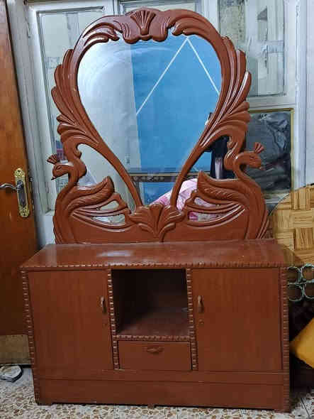 اغراض مال بيت كلمن وسعره المكان حي الجهاد الرفاق بغداد ***********
