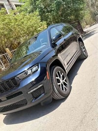 شباب جيب شيروكي  2024 بدون رقم 7 راكب مواصفات  فول عدا الفتحه   حادث ا...