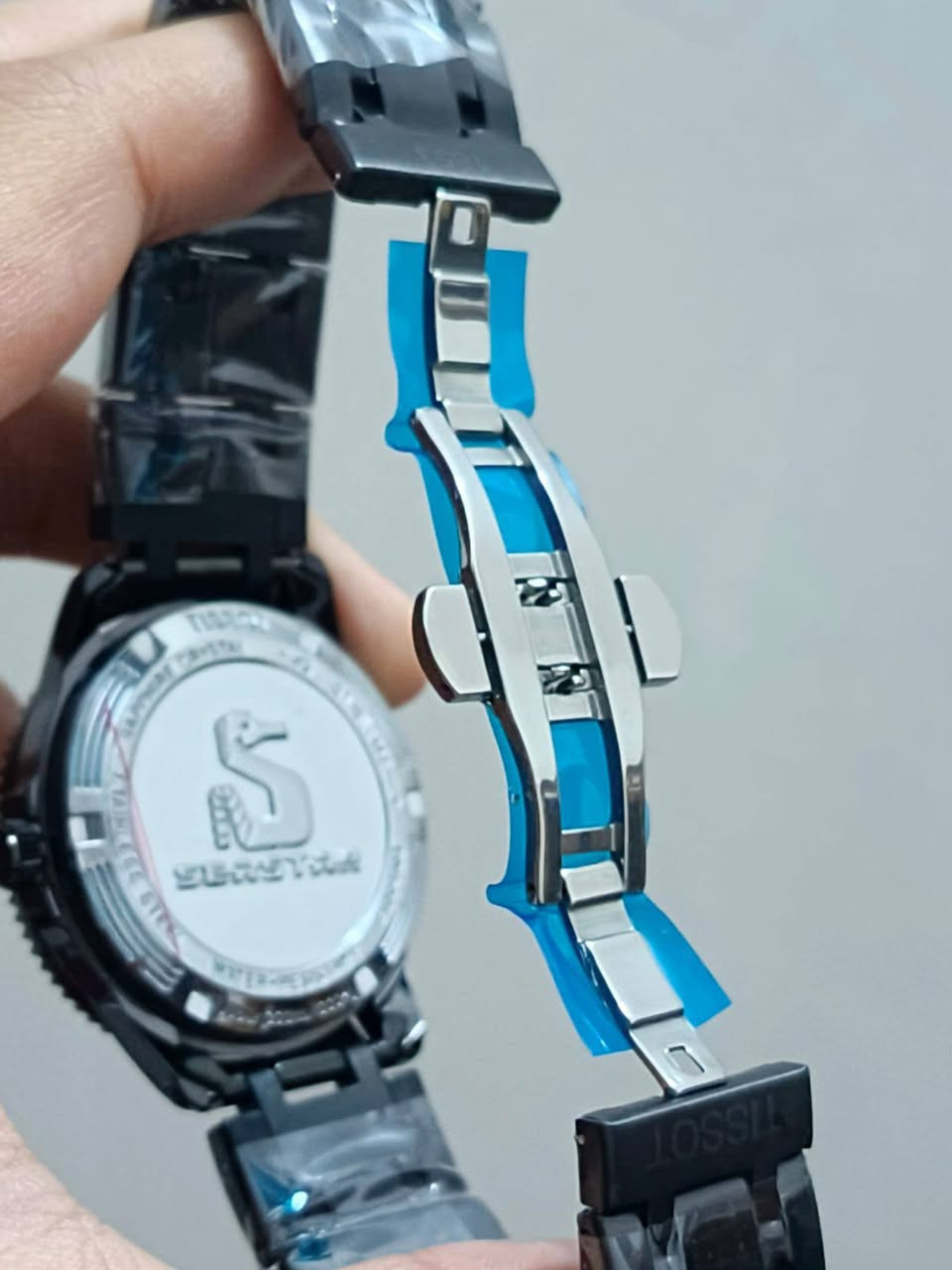 ساعة تيسوت 1853 سعرها 18 الف مع التوصيل ( السعر ثابت )
القفل فراشة 
الظهر مختم ختومات ليزرية حفر 
لامينوس ( مضيئة بالظلام )
الرنك دوار


**إذا كنت صاحب هذا الإعلان وتريد حذفه لأي سبب، رجاءا أرسل رسالة إلى الدعم الفني**