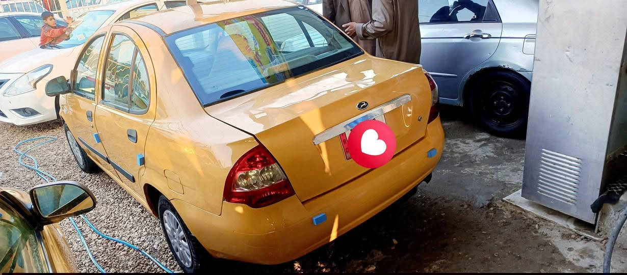 السلام عليكم اخوان طيبه موديل 2016 محرك كفاله كير حدادايه  نافضها قبل يومين جديده رقم كربلاء مصفر هيئة وغرامات تخم تاير جديد تخم ويل جديد بيها شبر صبغ جوه تريشه باب السايق والباقي جديد على وضع الشركه تبريد ثلج 🥶 السعر 45وبيها مجال قليل عنواني كربلاء طويريج ***********
