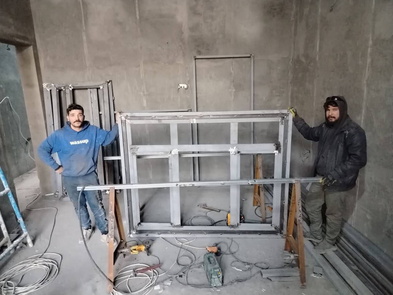 سلام عليكم حداد متجول في بغداد ابو قمر ***********
