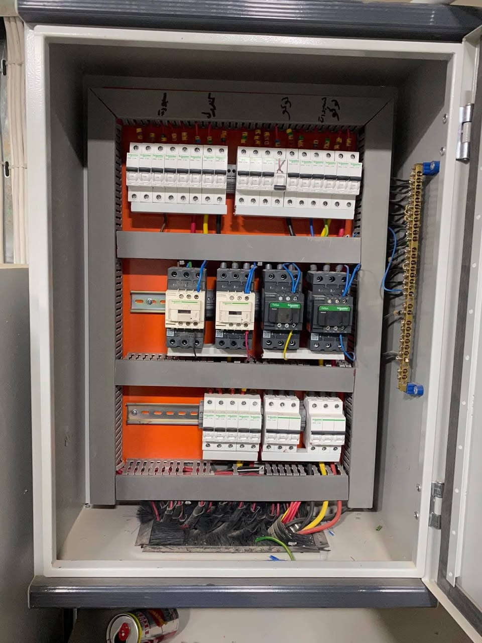 سلام عليكم
تائسيس كهرباء بيت ومحلات عمارات بسعر مناسب وتصليح عطلات كهرباء بيت قديم وأصلح بورط ونسحب كهرباء رئيسي بسعر مناسب
***********
*********** وتساب
