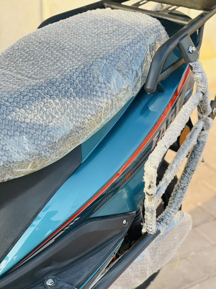 سلام عليكم دارجه شحن للبيع جديد اقل من شهر اخذته من جمعيه ‏كهربائيات كل شغالها ويل حجم 12 
بطاريات فول بشرط للفوجه توصلك 
 مكاني رمادي سعرها 750 بيه مجال سهله


**إذا كنت صاحب هذا الإعلان وتريد حذفه لأي سبب، رجاءا أرسل رسالة إلى الدعم الفني**