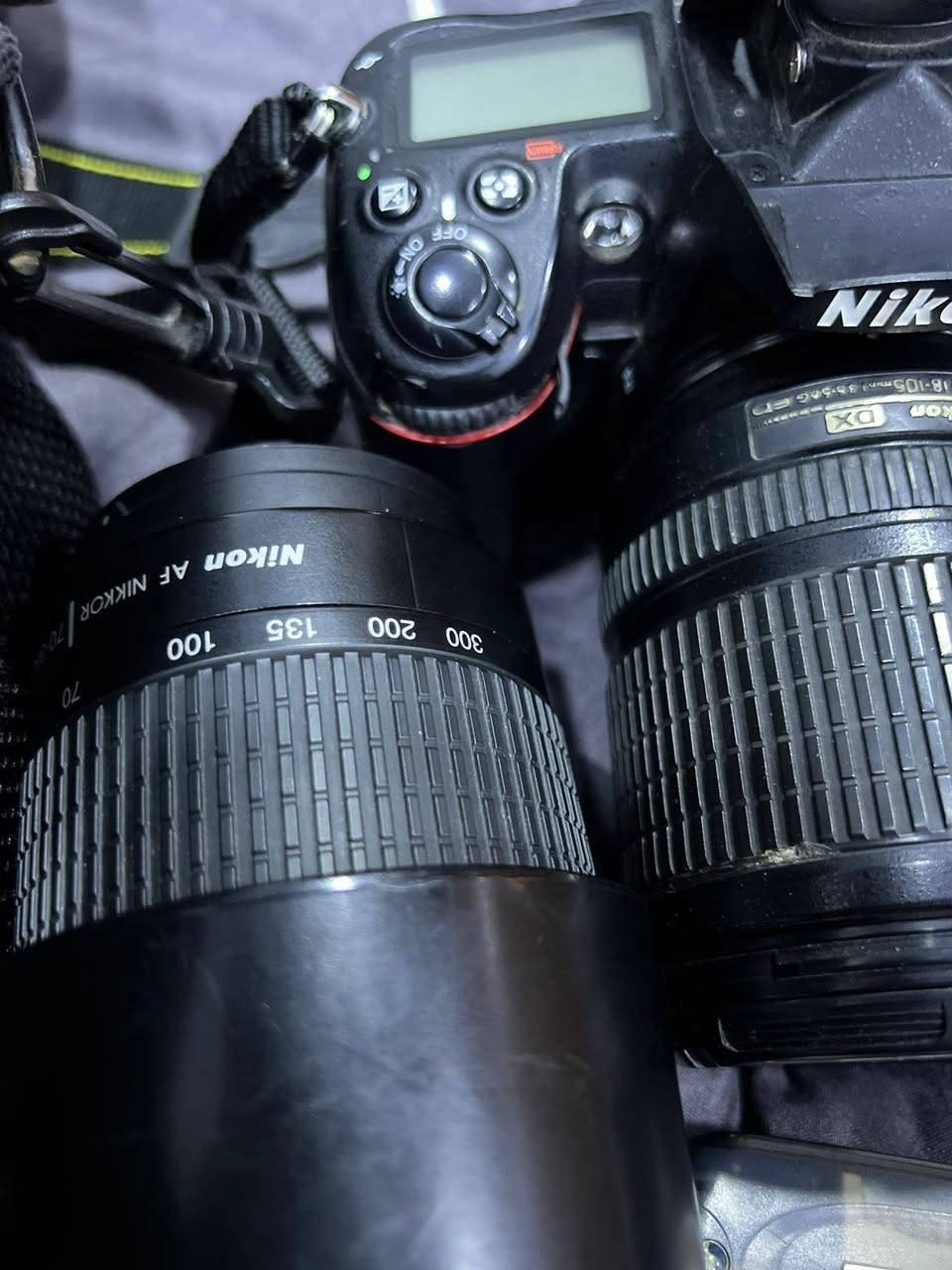 السلام عليكم
#كاميرا للبيع نقدا فقط
 نوع نيكون(D7000) هيه وملحقاتها كما هو موضح في الصور 
السعر 575 وبيها مجال 
العنوان /ناحية الزاب الاسفل
للتواصل خاص او الاتصال على الرقم ***********

