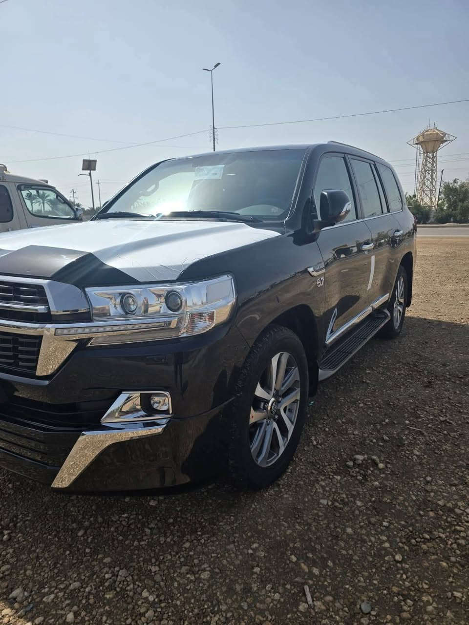 سلام عليكم
لاندروكز للبيع
موديل 2021
رقم بغداد الجديد
كفاله عامه
ماشيه 67
فئه. vx. s
جكات
كشن جلد 
مكينه 8
5700
ساز فول مواصفات
السعر 535
 *********** مكلف بالنشر
