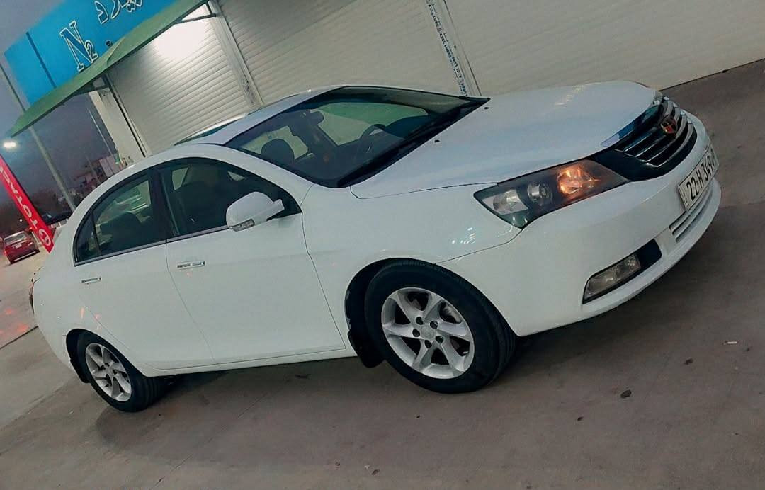 سعر خوار بازار 
***********
شتی نمونە دانسقە 
جیلی امگراند c7  فول مواسەفات سڵاید  مەکینە 18 
کوشن جڵد  نمونە  لەجوانی 2014 بی بویاغ  کەمیک ترزەی پیوە بەس دیار نیە شایەنی باس نیە  سەنەوی تا 2029 تازیە نرخی  67 گەلا بەناوی خومانە   
***********
***********
