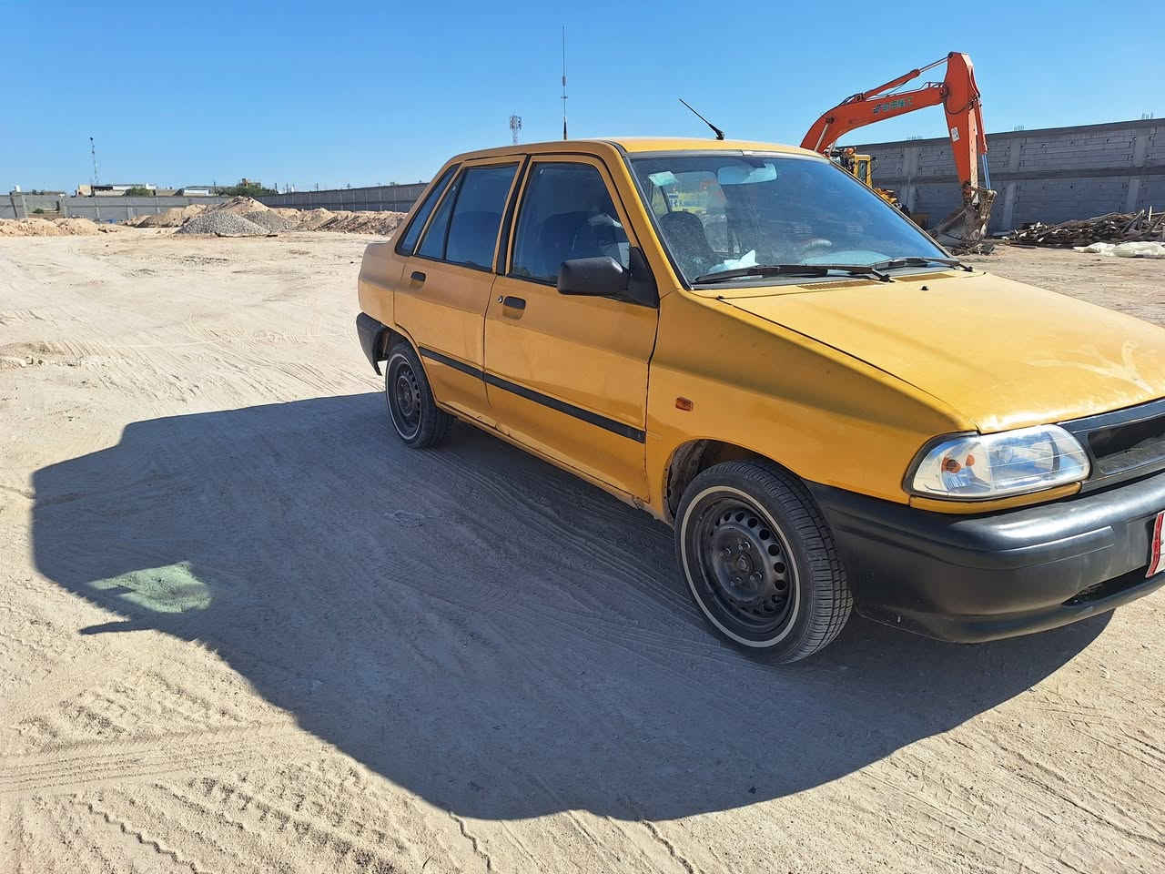 السلام عليكم سايبه ٢٠١٤ رقم بصره سنويته نافذه ٢٠١٩ / السياره لا يوجد راعي
اتكفل سرقه مكينه وكير زينات  حداده كهرباياته مكفولات تواير جديد اصلي سعره ١٧ وبيه مجال 
وذاك مراوس مكاني البصرة الزبير ***********
