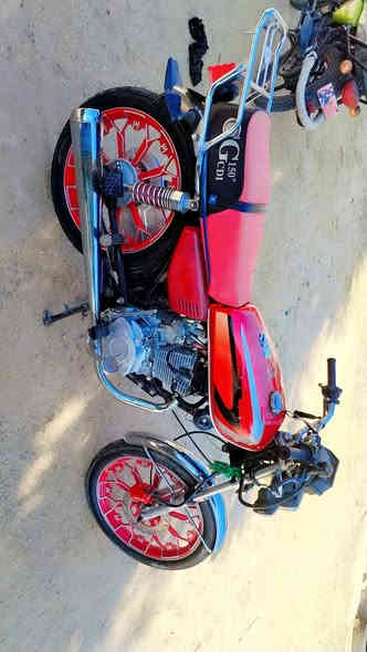 سفانه للبيع موديل 24 وراق سكنر مكفول كفاله عامه شرط انظف من الصوره دراجه جديده كهربائيات كله شغال السعر 700 وبيه مجال مكلف بلنشر اتصل على الرقم ***********
