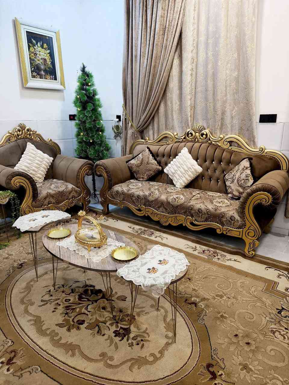 تخم ملكي10 مقاعد شغل درجة اولى الثقيل مع سيت طبلات وكوشات نضافته 100٪ العنوان الحرية للاستفسار خاص او الاتصال على الرقم ***********
