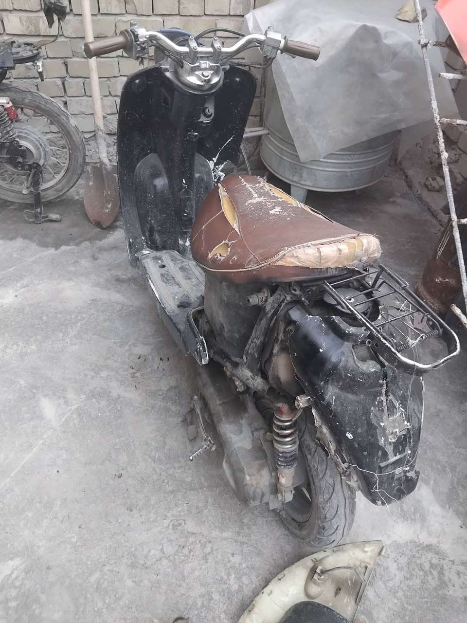 السلام عليكم دراجة عبد الحليم طافية تشتغل من تنضف كابريتر الدراجة وية كفراتهة مكاني بغداد الدورة رقمي ***********
